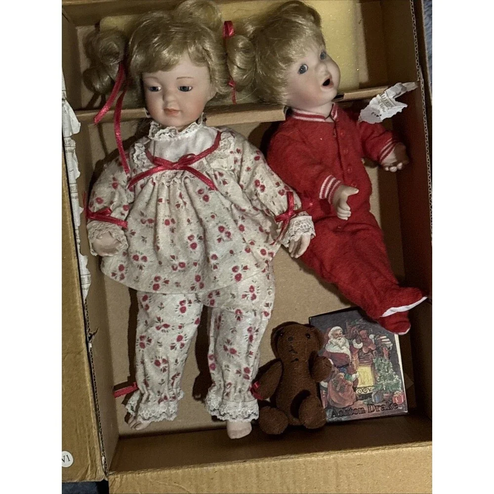 Ashton Drake Galleries “Tell Me The Christmas Story” 2 DOLLS Pajamas Girl Boy
